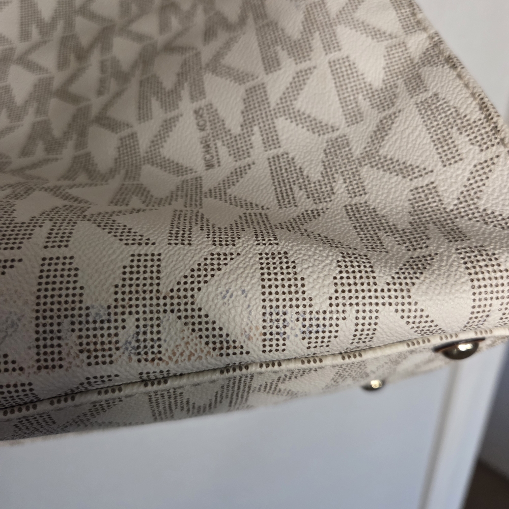 Michael Kors Hamilton Large Signature 1981 East West Tote Vanilla - Picture 9 of 16